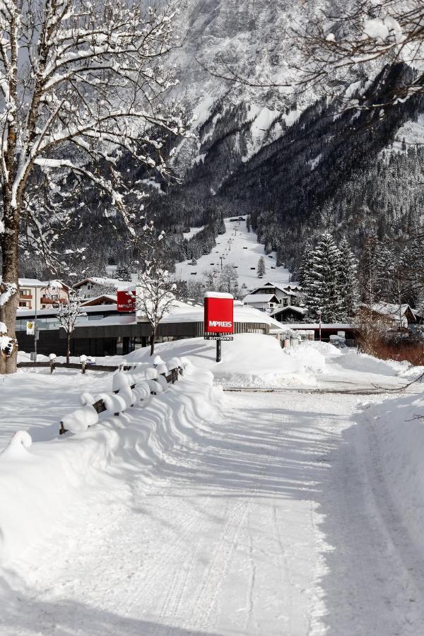 Zugspitzloft Ehrwald Bagian luar foto