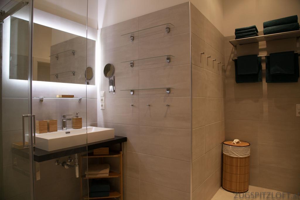 Zugspitzloft Ehrwald Bagian luar foto